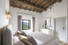 Hotels in Labro